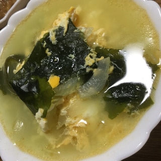 創味シャンタンでわかめと玉ねぎの中華スープ